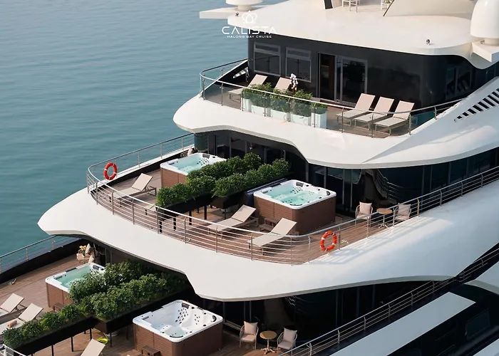Calista Cruise - A Bay Spectacle