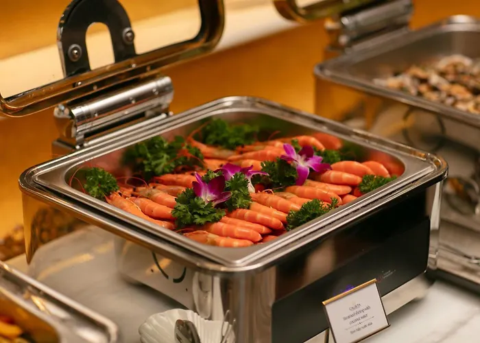 Calista Cruise - A Bay Spectacle