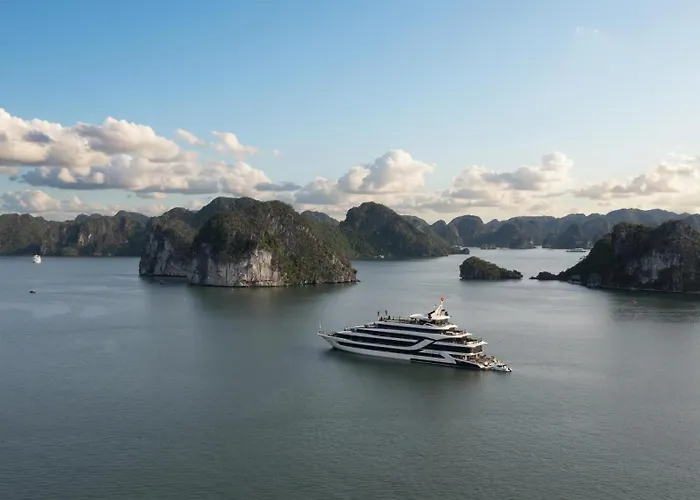 Calista Cruise - A Bay Spectacle  5*