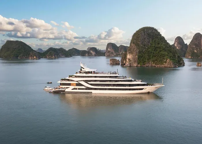 Calista Cruise - A Bay Spectacle  Ha Long