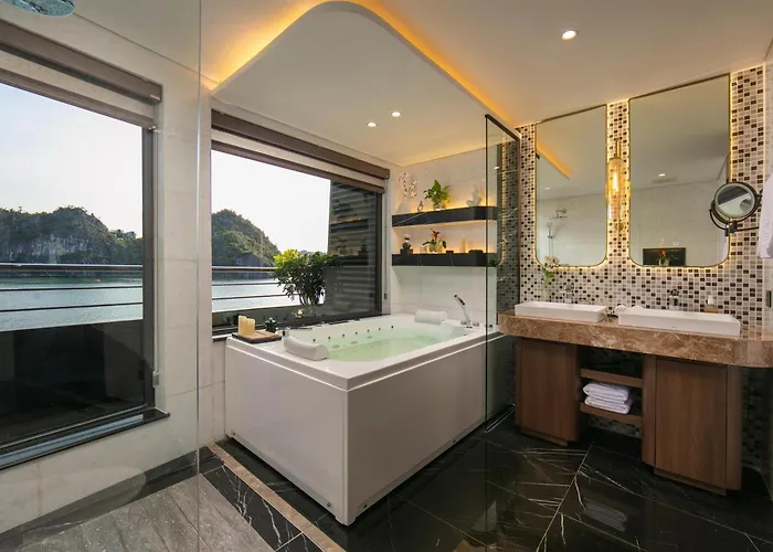 Calista Cruise - A Bay Spectacle Ha Long