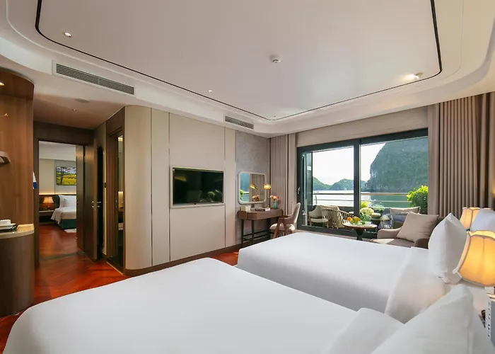  Calista Cruise - A Bay Spectacle Ha Long