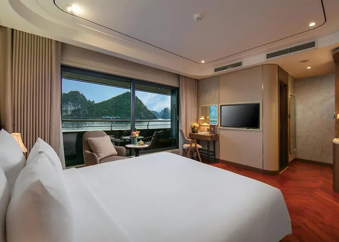  Calista Cruise - A Bay Spectacle Ha Long