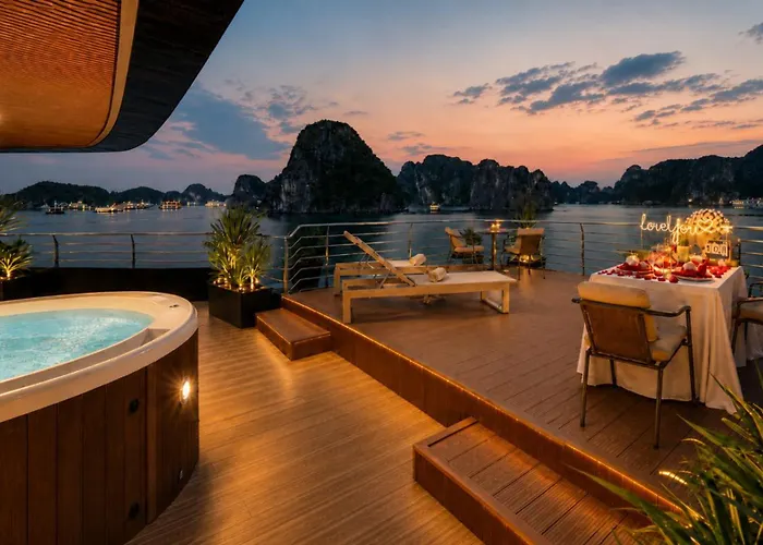  Calista Cruise - A Bay Spectacle Hạ Long