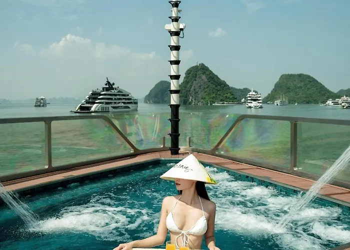 Calista Cruise - A Bay Spectacle  5*